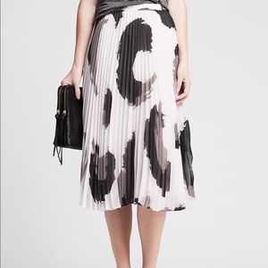 Banana Republic painterly pleated midi skirt